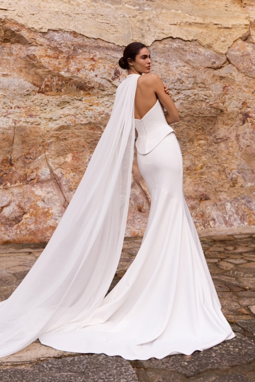RENDRA Wedding Dress Pronovias collection 2027 | Boutique Paris