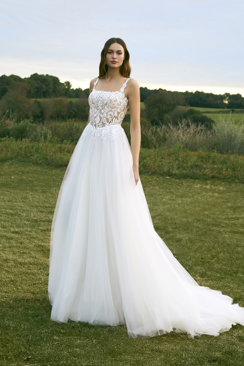 WALVIS Wedding Dress White one Collection 2027 Paris Boutique