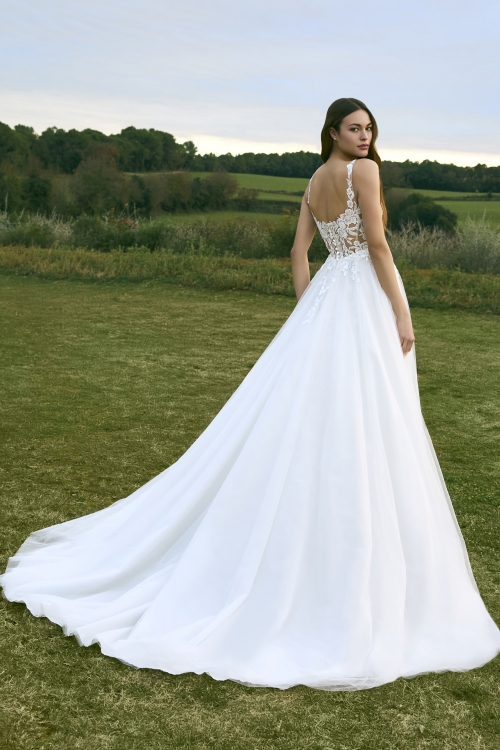 WALVIS Wedding Dress White one Collection 2027 Paris Boutique