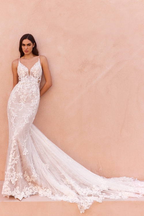 YSOLA Wedding Dress Pronovias collection 2027 | Boutique Paris
