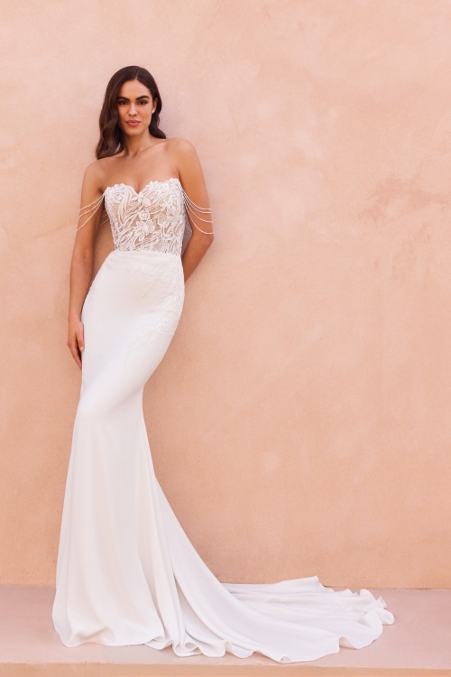 YZELIE Wedding Dress Pronovias collection 2027 | Boutique Paris