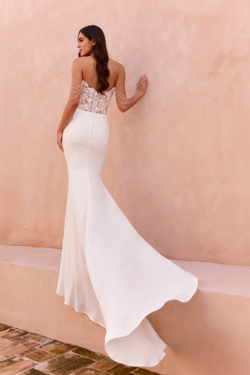 YZELIE Wedding Dress Pronovias collection 2027 | Boutique Paris