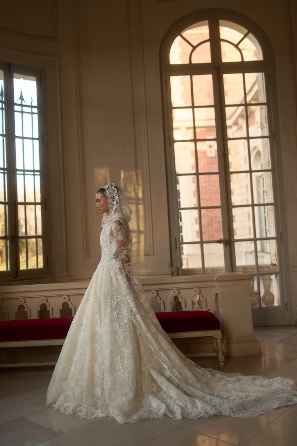 MARION Wedding Dress WONA CONCEPT collection 2027 | Boutique Paris MARION Wedding Dress WONA CONCEPT collection 2027 | Boutique Paris
