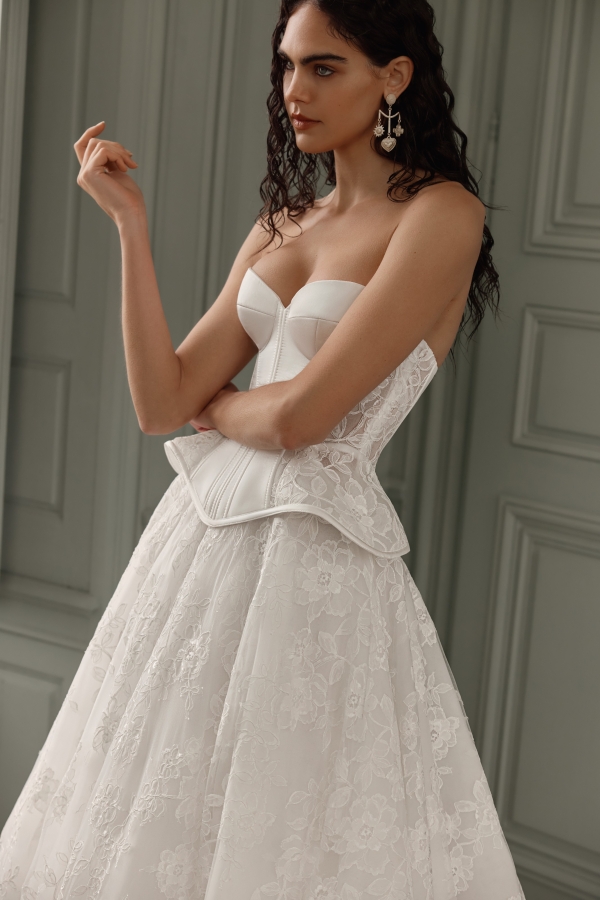 PRIME Wedding Dress WONA CONCEPT collection 2027 | Boutique Paris