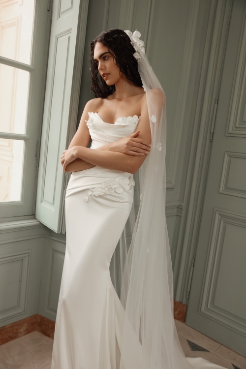 VELARE Wedding Dress WONA CONCEPT collection 2027 | Boutique Paris