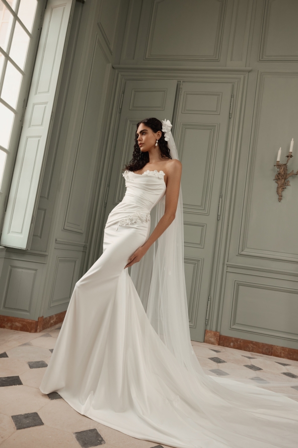 VELARE Wedding Dress WONA CONCEPT collection 2027 | Boutique Paris