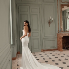 VELARE Wedding Dress WONA CONCEPT collection 2027 | Boutique Paris