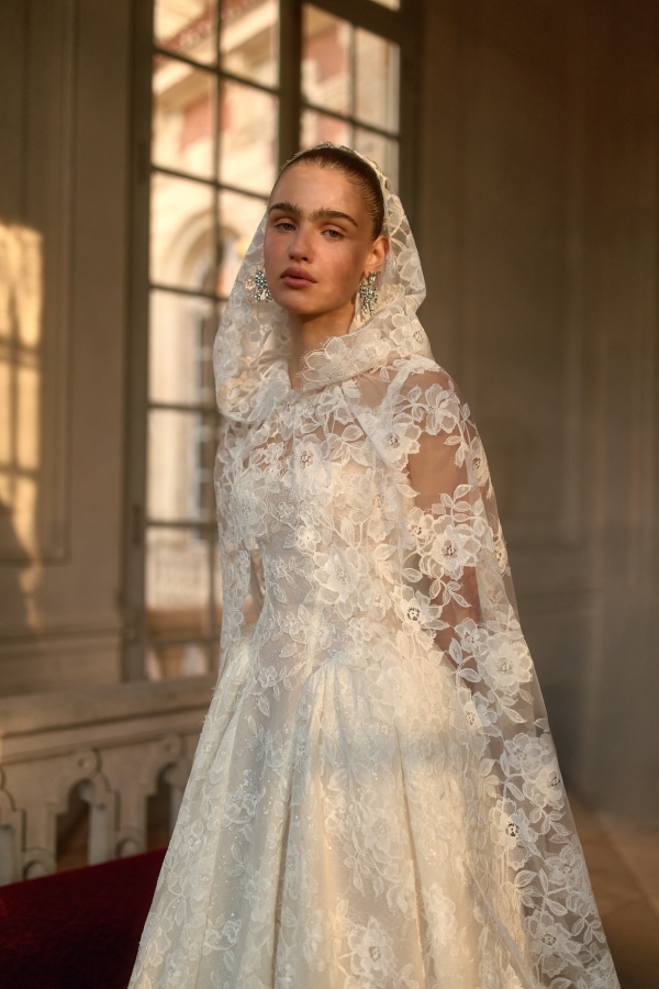 MARION Wedding Dress WONA CONCEPT collection 2027 | Boutique Paris MARION Wedding Dress WONA CONCEPT collection 2027 | Boutique Paris