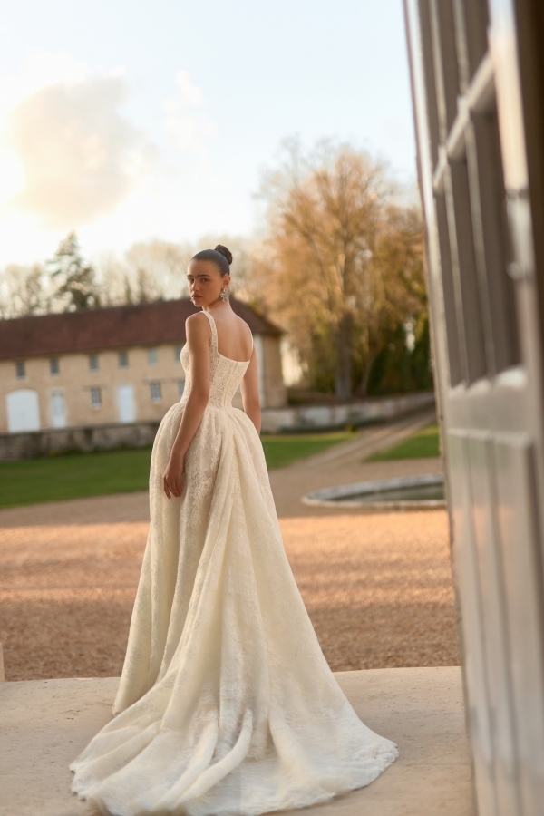 MARION Wedding Dress WONA CONCEPT collection 2027 | Boutique Paris MARION Wedding Dress WONA CONCEPT collection 2027 | Boutique Paris